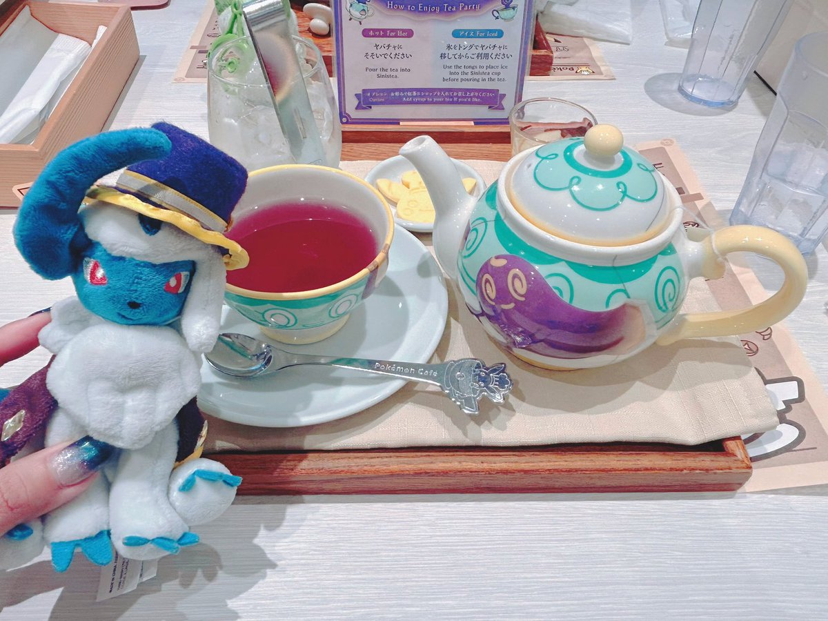 zarnk359's tweet photo. リニューアル後のポケモンカフェ行ってきた〜！！
ポットデスとヤバチャの紅茶が奇跡的にアブソルのお洋服とマッチしててとても可愛い🫖
ピカチュウも特等席で見れて☺️ https://t.co/UQmkZp2P9L