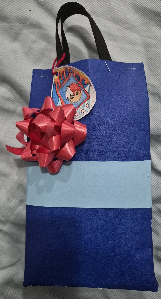 SweetheartIzuku's tweet photo. Mi amiga es muy fan de Shoto Todoroki y pues realmente queria darle un regalo bonito, así que me complique la existencia haciendole una bolsa de regalo inspirada en la bolsa de regalo que le dan a Shoto adulto x su ascenso :3 https://t.co/udgqLhHZOZ