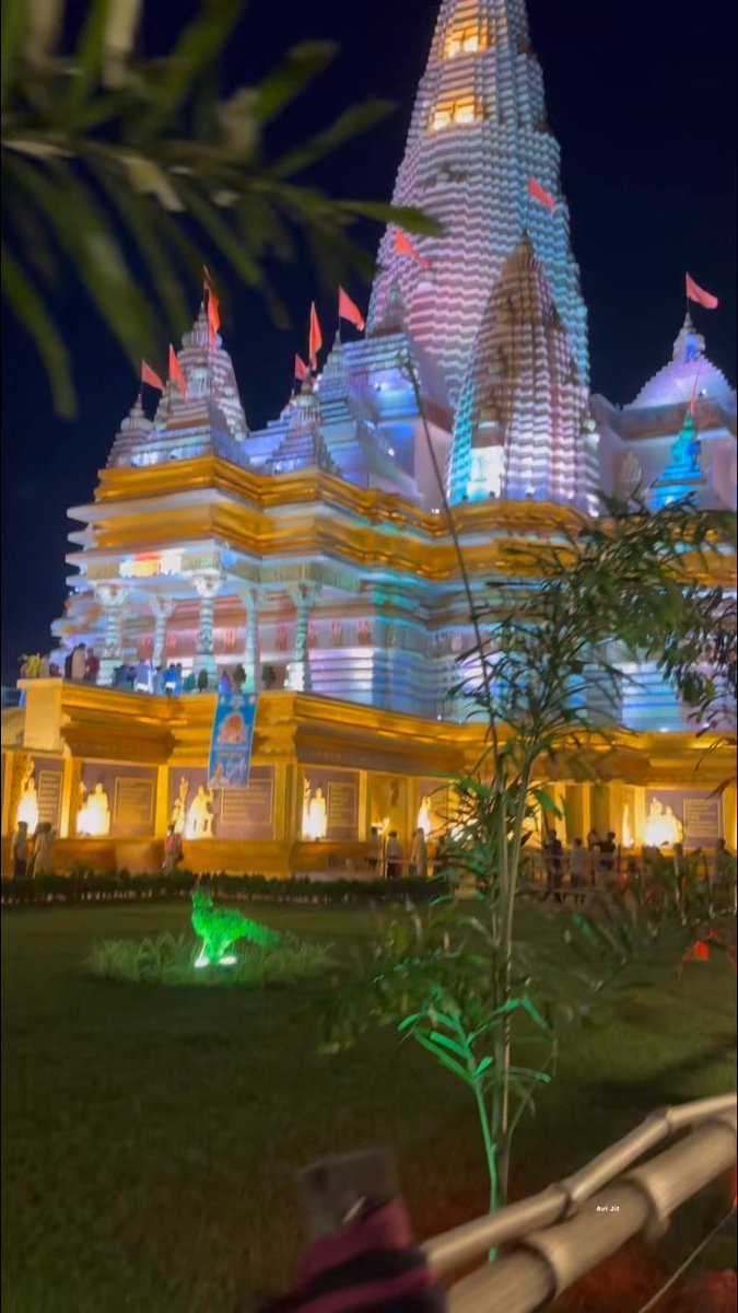SebastianSdnhr's tweet photo. প্রেম মন্দিরে ভালোবাসার এক অপূর্ব অনুভূতি। https://t.co/oYYz9Tp0I7