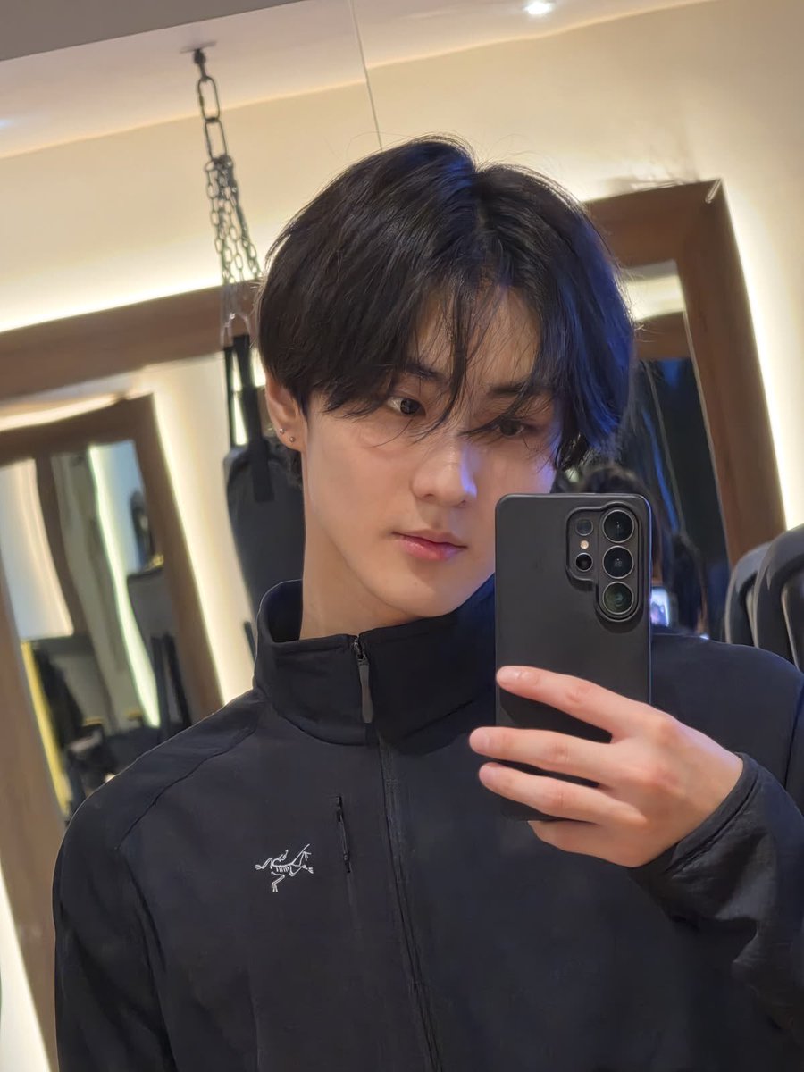 JWaeth's tweet photo. @aetheriacademy Hello, I am Alexander Leonardo.

I have received Aetheria’s invitation, and I am here to accept my place within the Academy.

I am ready to step beyond the gates and begin my journey as an Aetherian. ✦ https://t.co/SZfjQWjCmW