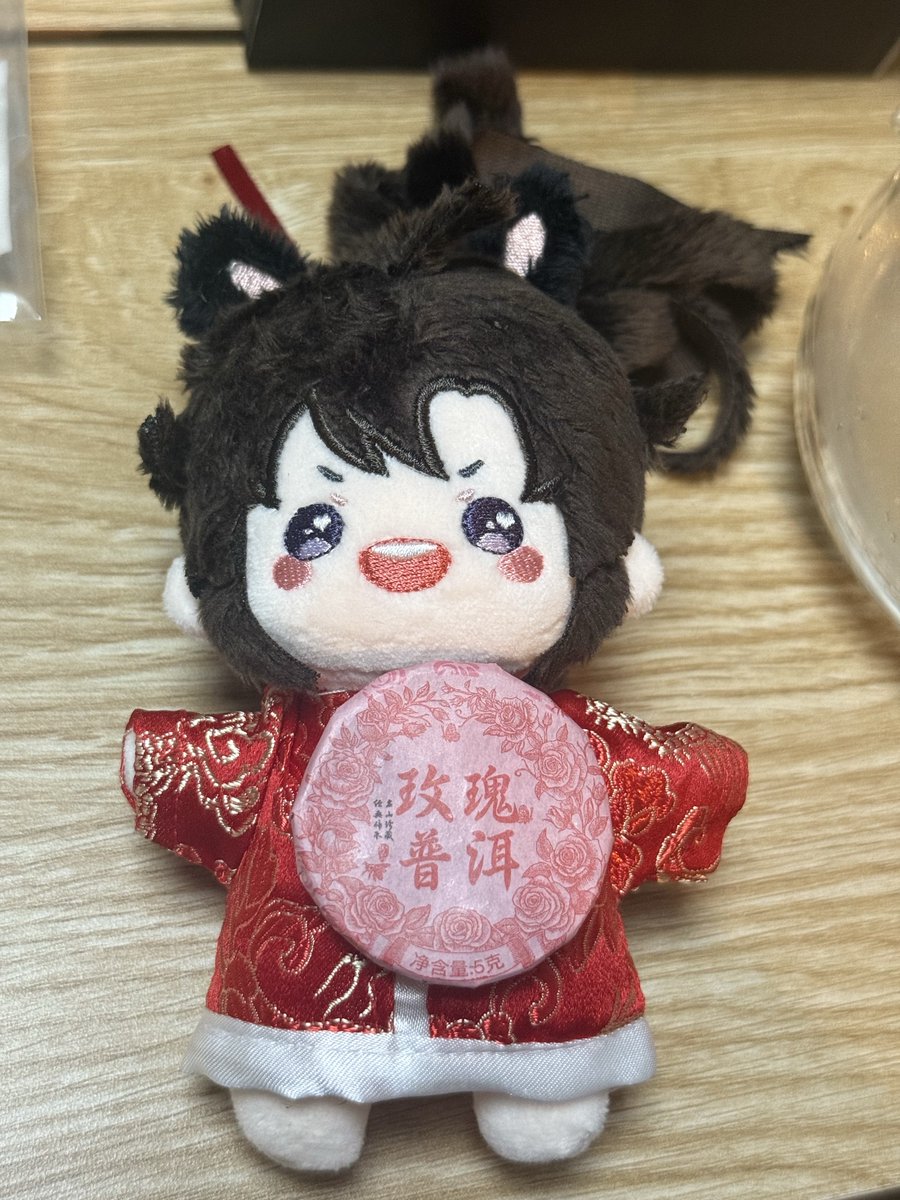sabi_801's tweet photo. おまけでお茶まで頂いた！可愛いねー！
本国のお茶こんな感じで売ってるの？

バラが入ってるので透明な急須で入れてみた☺️ https://t.co/T5x5UL3hqv