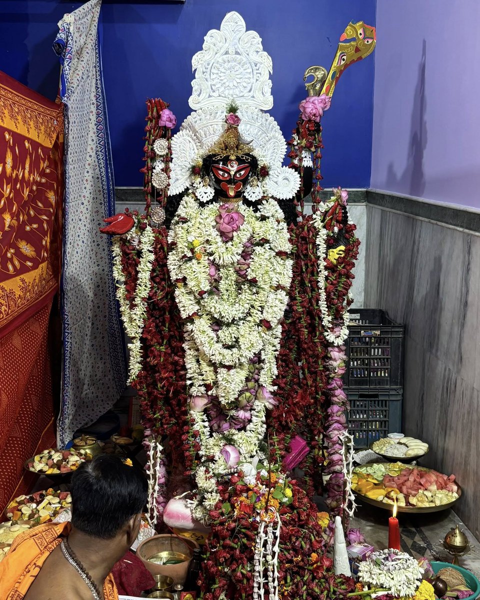 SebastianSdnhr's tweet photo. বিদ্যালংকার শ্রী শ্রী রক্ষাকালী মা 
ছবিঃ Avî Jīt https://t.co/HIbZ1N7LnE