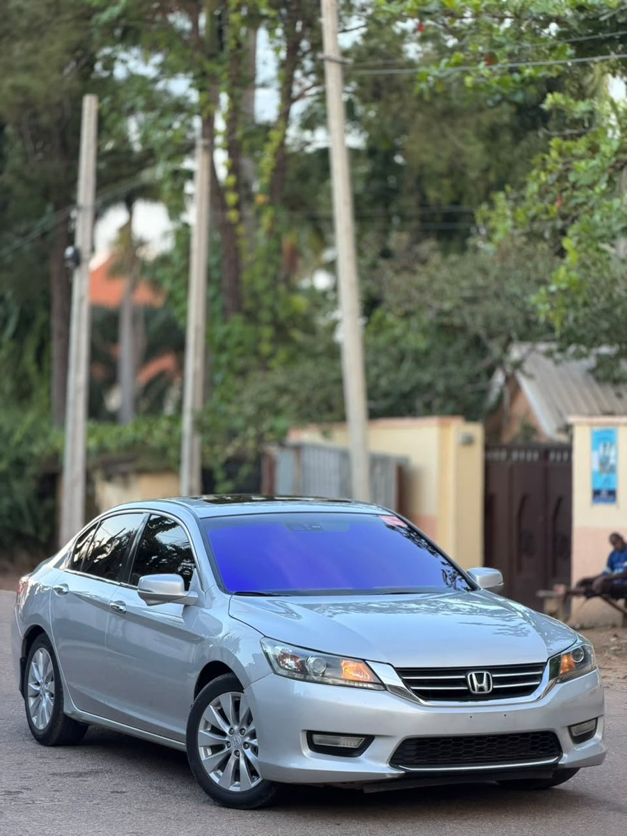 kar33mautos's tweet photo. 🔰AWOOF SALE🔰
FEW MONTHS USED HONDA ACCORD EX 2014 MODEL KEYLESS WITH SIDE VIEW MIRROR AND BACK AC VENTS WITH ORIGINAL DUTY
LOCATION KADUNA
PRICE 10M LAST https://t.co/6m8gTmf2My