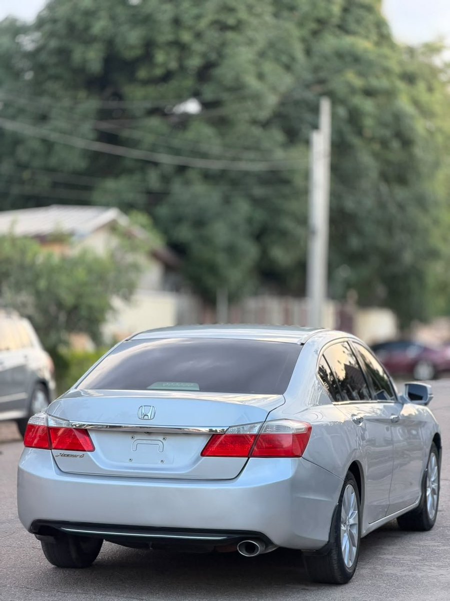 kar33mautos's tweet photo. 🔰AWOOF SALE🔰
FEW MONTHS USED HONDA ACCORD EX 2014 MODEL KEYLESS WITH SIDE VIEW MIRROR AND BACK AC VENTS WITH ORIGINAL DUTY
LOCATION KADUNA
PRICE 10M LAST https://t.co/6m8gTmf2My