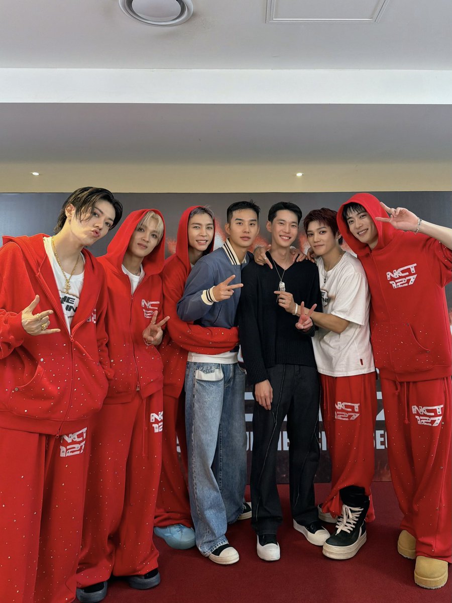 chIorido's tweet photo. nct 127 members as deep sea creatures: a thread https://t.co/NGvoTl9L08