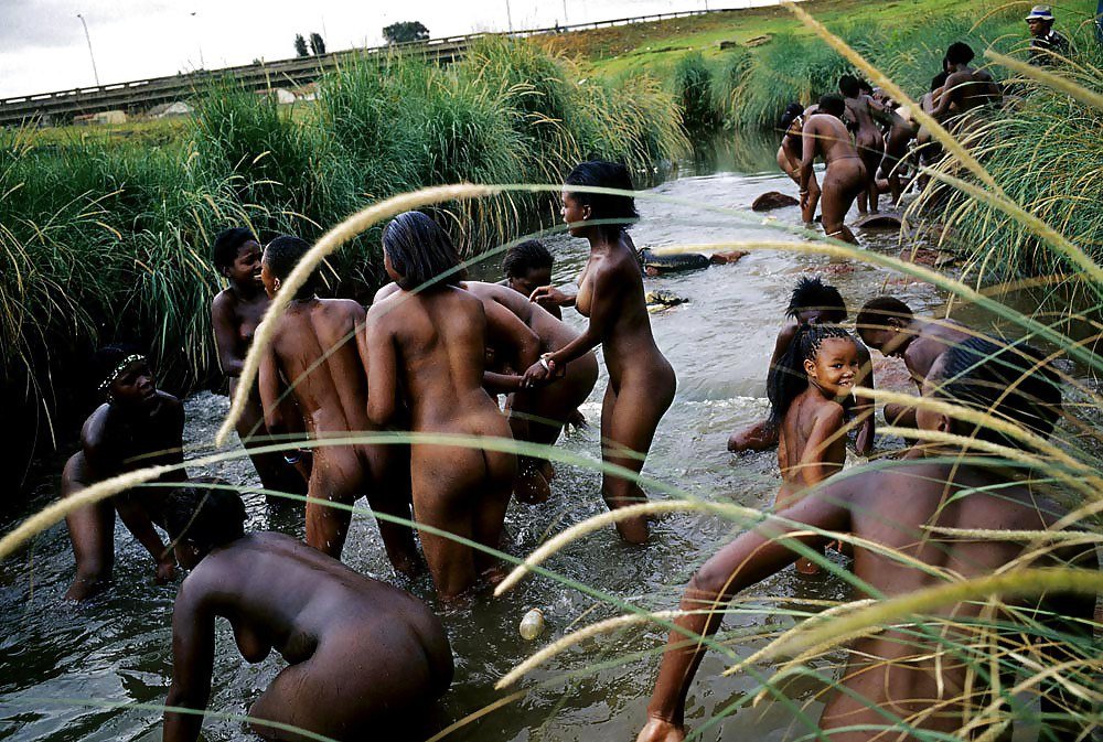 ExclusiveLeaksM's tweet photo. DM for Premium Telegram  Channel  ⬇️
https://t.co/ESZkN2fVTy
#trending #riverbath #zuluvirgins #ama2000 https://t.co/cFMF1g6oIN