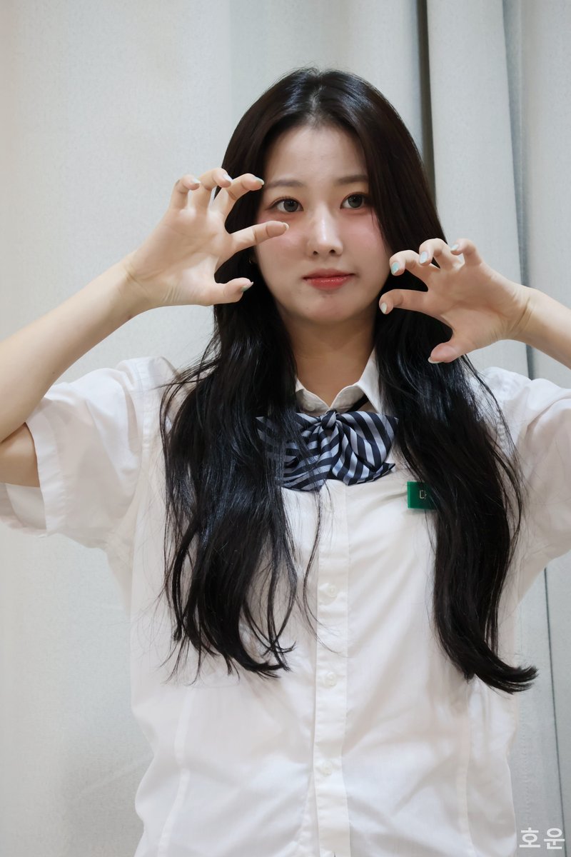 haoyunhong0429's tweet photo. 260920 #USPEER Everline fansign #Daon   

貓耳Daon 🐈
貓爪Daon  🐱 

#유스피어 #다온 https://t.co/0aVLARBzUC