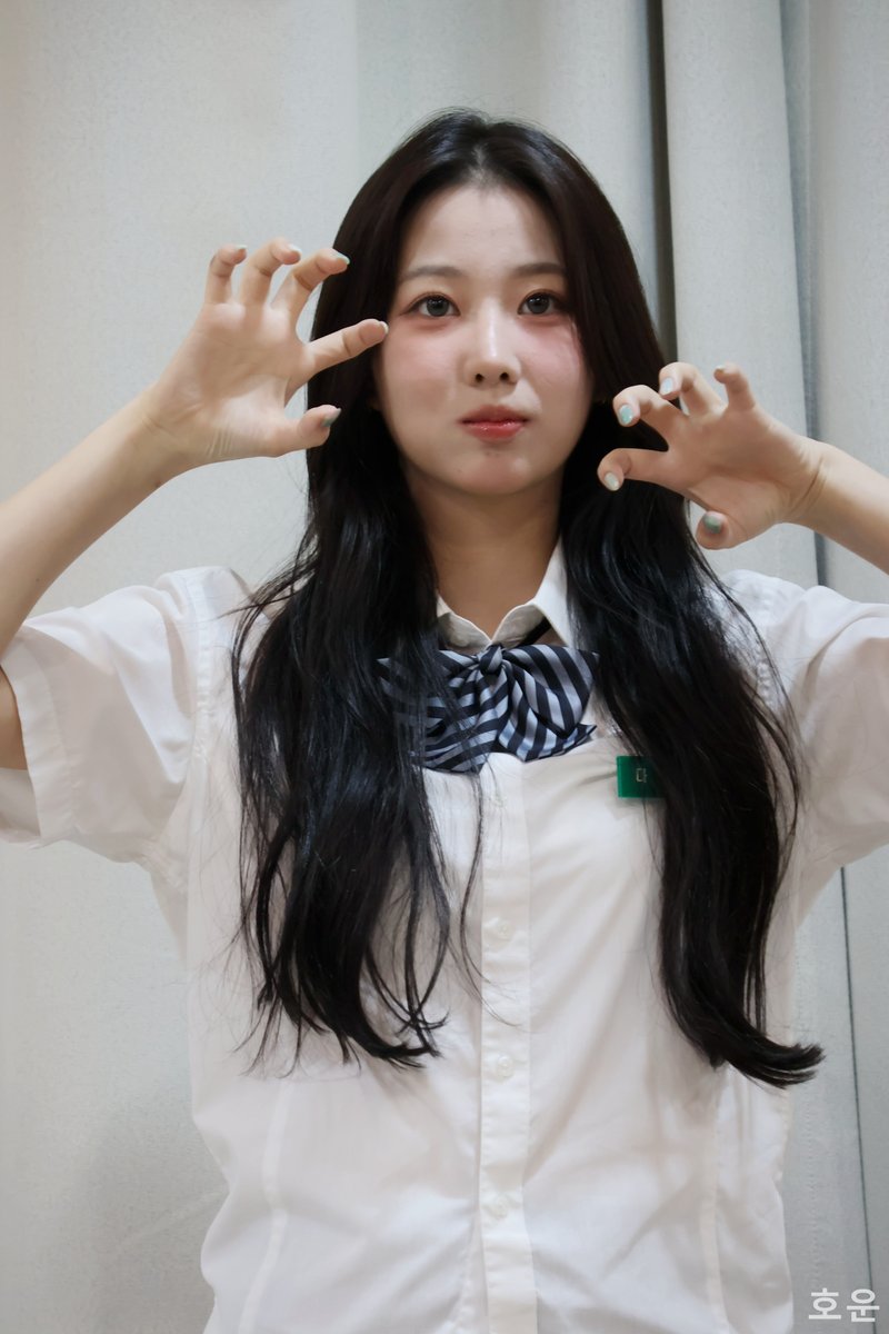 haoyunhong0429's tweet photo. 260920 #USPEER Everline fansign #Daon   

貓耳Daon 🐈
貓爪Daon  🐱 

#유스피어 #다온 https://t.co/0aVLARBzUC