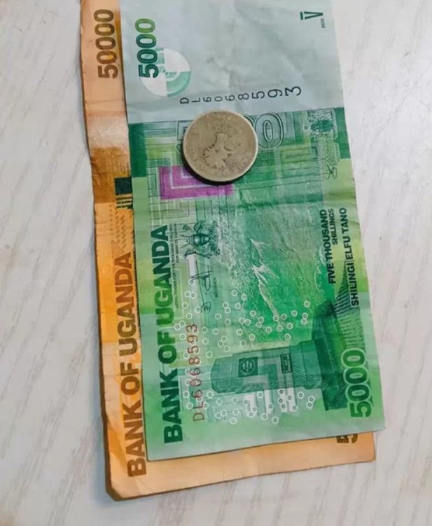 ajuk_jacob's tweet photo. This is the only money I have for the weekend. Someone, please help me budget it before I spend it all in one day. 😅 https://t.co/NvwtK9GEGd