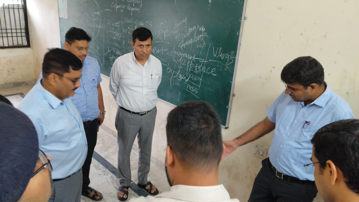 deo_gorakhpur's tweet photo. आज दिनाँक 25/09/2026 को आगामी MLC चुनाव की तैयारियों के दृष्टिगत आज स्ट्रांग रूम हेतु प्रस्तावित स्थल का गहन स्थलीय निरीक्षण किया गया। इस दौरान सुरक्षा व्यवस्था, सीसीटीवी निगरानी और अन्य आवश्यक तैयारियों की समीक्षा कर संबंधित अधिकारियों को दिशा-निर्देश दिए गए। @ECISVEEP @ceoup https://t.co/qgao20QoO6
