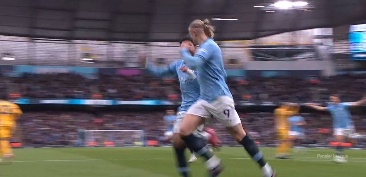 RexCity01's tweet photo. GOAL!!!!!! ERLING HAALAND SCORES HIS 8TH GOAL AGAINST HUDDERSFIELD, CHERKI WITH THE ASSIST.
MANCITY ARE TEARING THEM APART.

8 FOR HAALAND AND 15 FOR MANCHESTER CITY!!! https://t.co/td3lKS2tY7