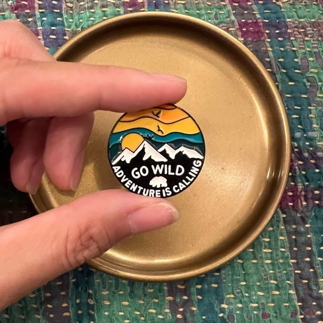DarlaHalbrme's tweet photo. A colorful, playful pin brooch that adds charm to clothes, bags, backpacks, and hats. Cute for room decor, easy to mix and match, and perfect as an affordable little gift. https://t.co/MK0n3BLqQx