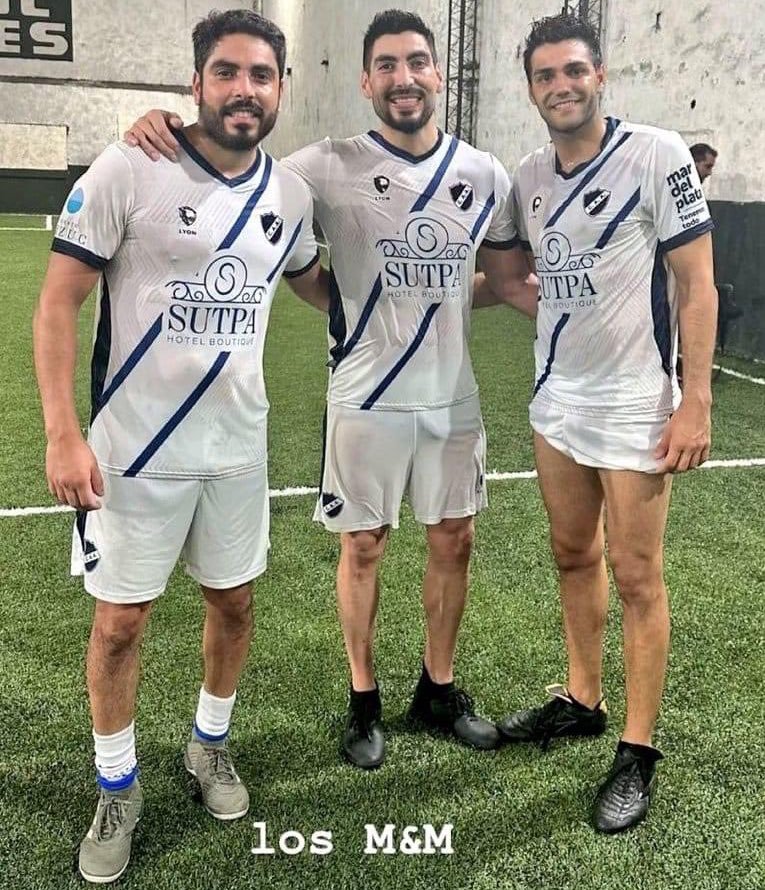 nicolas63238207's tweet photo. Facundo Moyano en un partido de fútbol https://t.co/SnCsV1iirx
