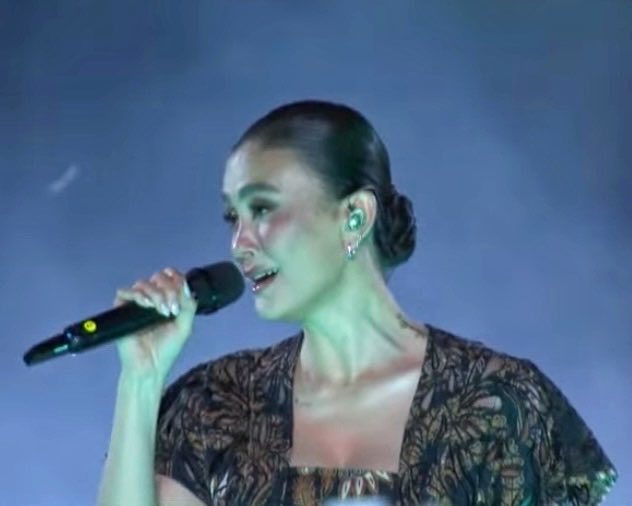 AgnezmoHugeFans's tweet photo. AGNEZ MO performing at the FIFA ASEAN Cup 2026 halftime show ✨ https://t.co/hbiWK2OtEc