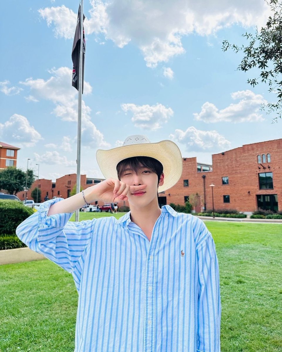 mandumochiyunho's tweet photo. 랄프로렌 정윤호
아직도 기다리고 있습니다♡ https://t.co/bcknXxO8X3