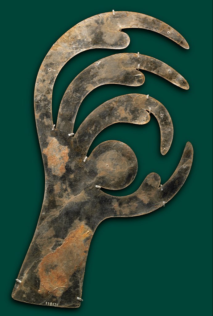 MoundLore's tweet photo. Two thousand years ago, someone in Ohio cut a raptor’s claw nearly a foot long from a shimmering sheet of Appalachian mica, then placed it inside a burial mound. https://t.co/sjDbtXMJKu