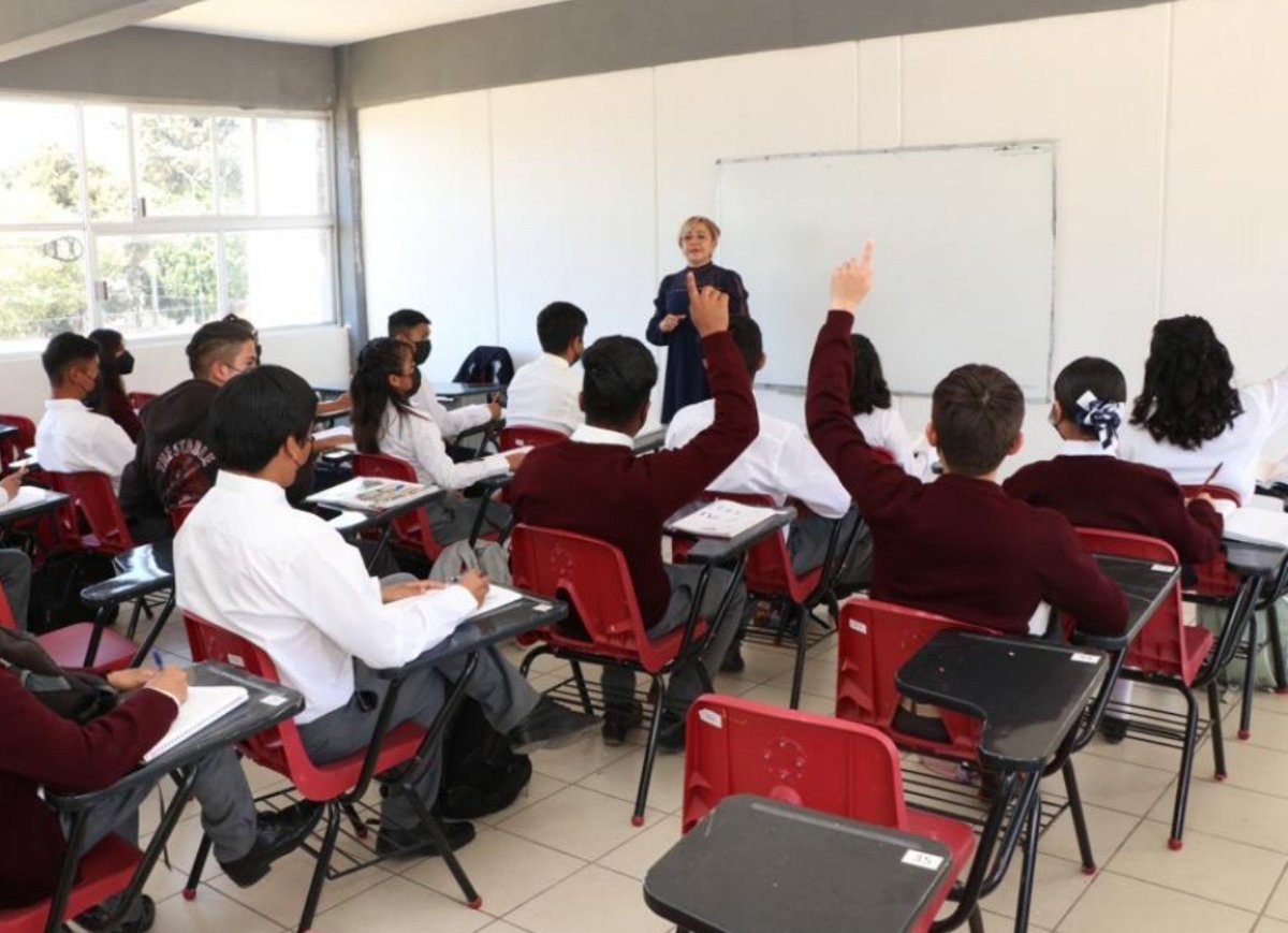 Cintillo_'s tweet photo. @Claudiashein @Banobras_mx 3/5 - #EDUCACIÓN 📚

Cerca de 18 nuevas #preparatorias en #Puebla y otro tanto proyectado para el próximo año. 🎒🏫✏️ https://t.co/1fqErcyeip