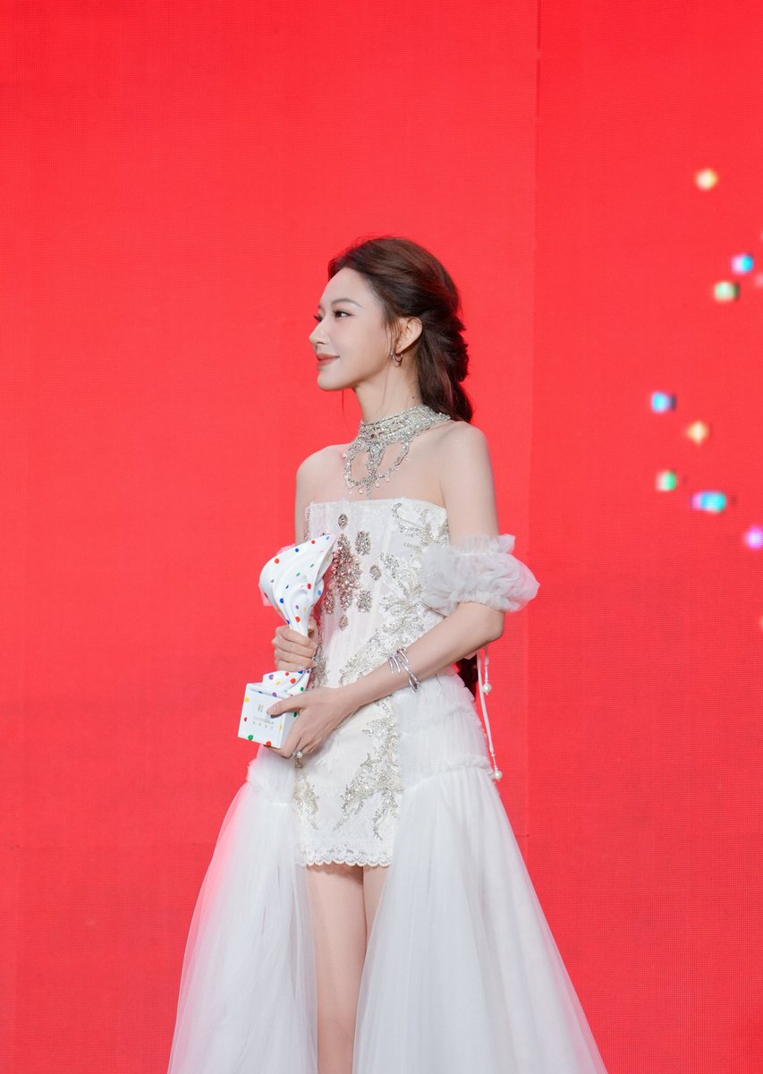 IvaIvazhuang's tweet photo. #ChengXiao #程潇 #성소 team weibo 25 09 2026

Cheng Xiao was invited to attend BAZAARGALA2026 and was honored with the title of "BAZAARGALA Style Actress" 🏆  New Game，New Play， Unlock more diverse styles! https://t.co/lv2G7iRFKP