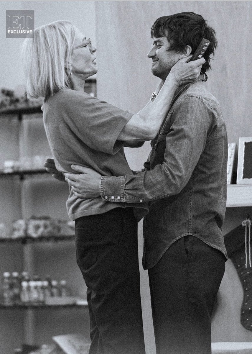 updating_keery's tweet photo. New photos of Joe Keery in
rehearsals for his Broadway debut in ‘Other Desert Cities’. The play starts previews on September 29th!

📸: entertainmenttonight on Instagram https://t.co/Z2EqKcYpwr