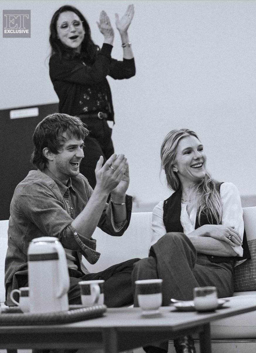 updating_keery's tweet photo. New photos of Joe Keery in
rehearsals for his Broadway debut in ‘Other Desert Cities’. The play starts previews on September 29th!

📸: entertainmenttonight on Instagram https://t.co/Z2EqKcYpwr