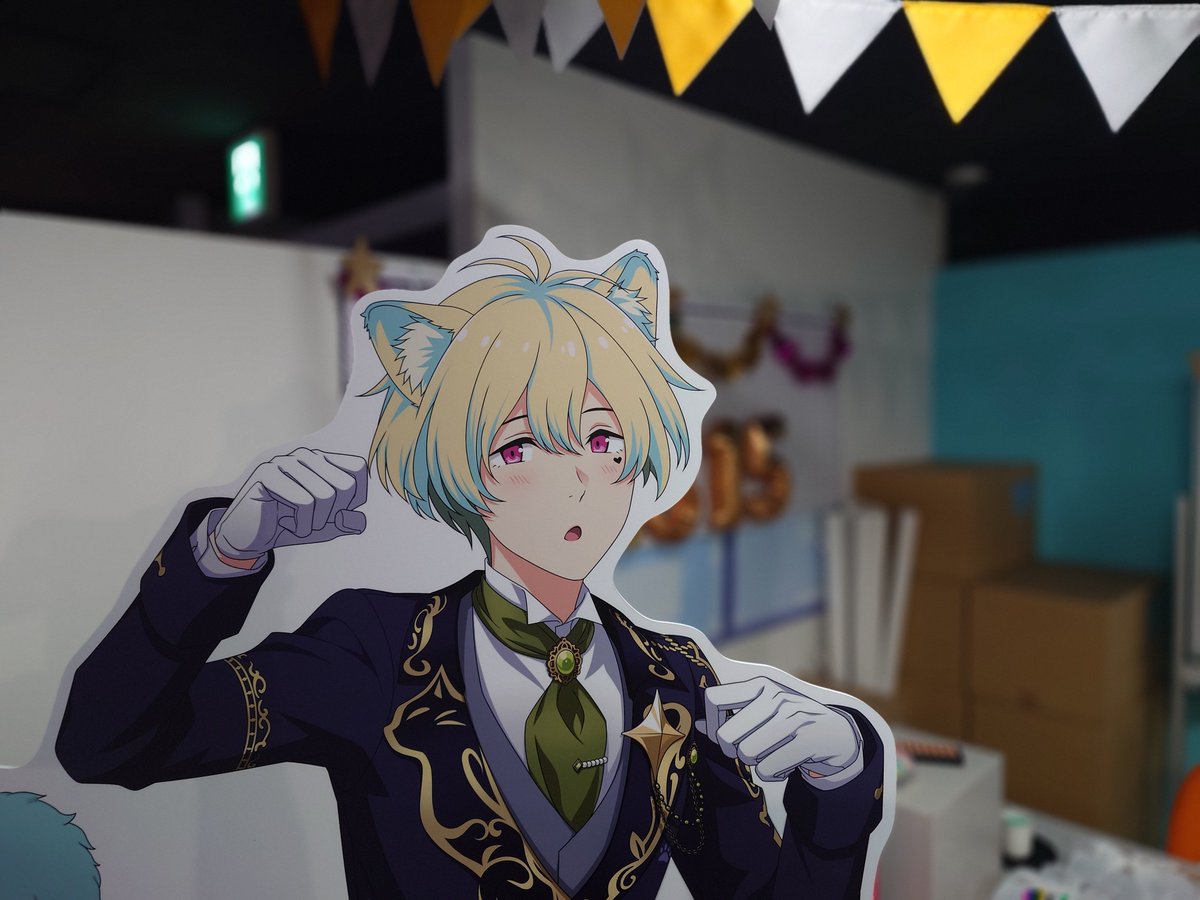 9696841P's tweet photo. 315ショップも行ってきたよ〜🐈‍⬛
浮かれ事務所でとてもよいです
百々人のアクスタ売り切れてたからそのうち買えたらいいな https://t.co/0NplXrWZe1