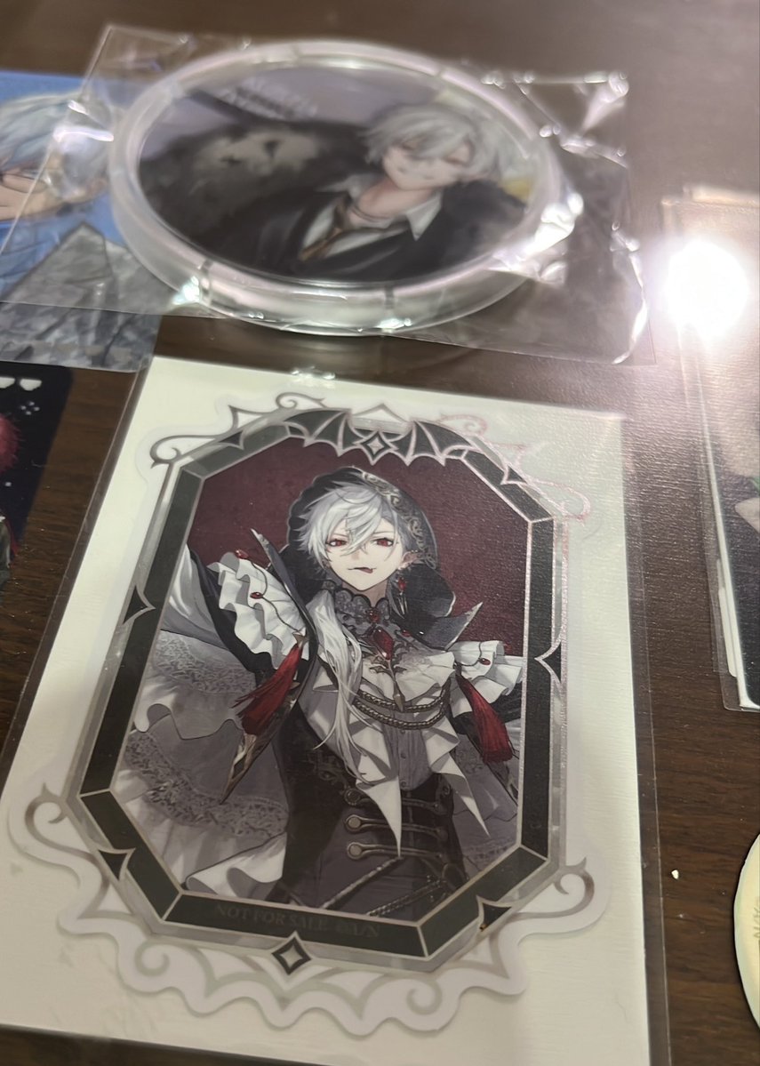 WelFFXIV1's tweet photo. 友達が葛葉のグッズダブったからってくれたんだが……😭😭😭
神すぎる！！！ありがたや…… https://t.co/U3IKXLIhZk