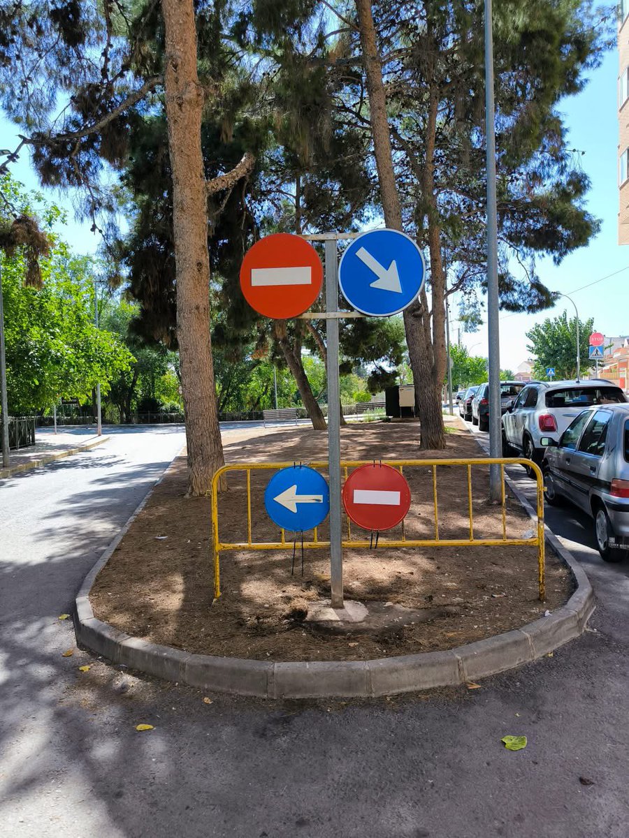 laiasrn's tweet photo. cosas que solo pasan en mi pueblo https://t.co/HPouNIMGr0