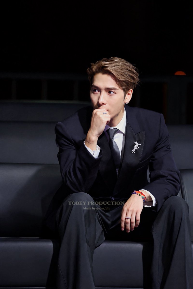 jswpostss's tweet photo. this man is dangerously hot https://t.co/C4mZbG5CmK