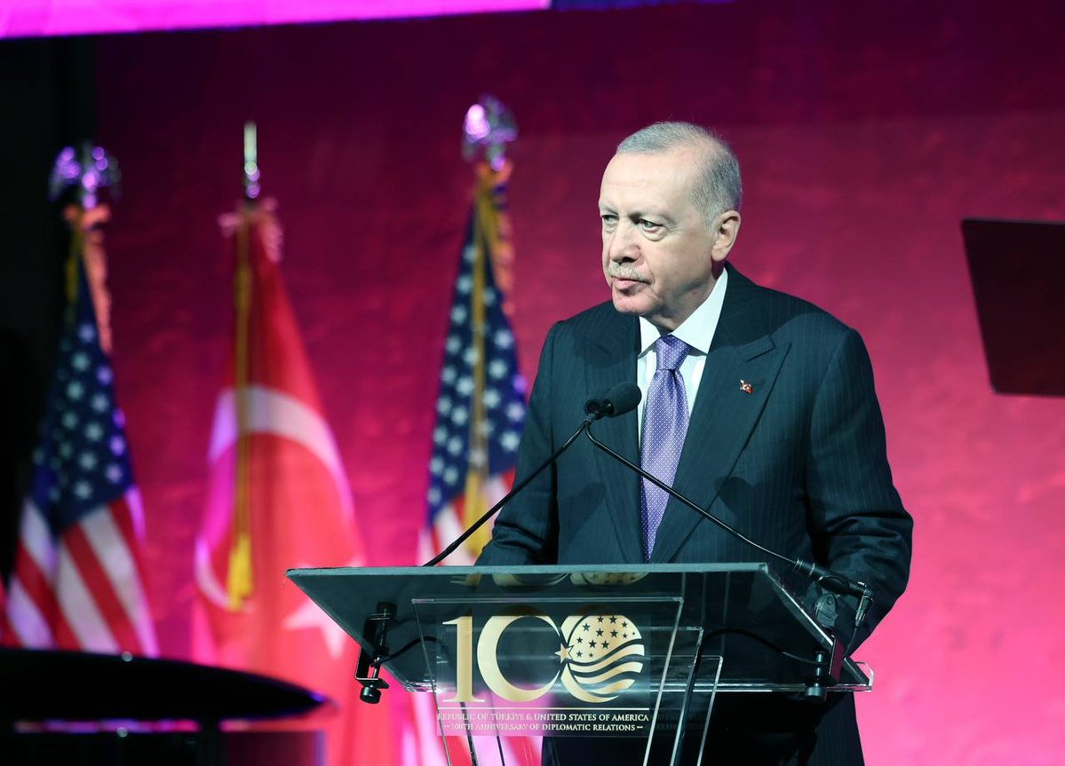 HafizeY33633183's tweet photo. Başkan Erdoğan:

NATO'daki güçlü konumumuzu tahkim ederken Türk Devletleri Teşkilatı işbirliğimizi derinleştiriyor İslam İşbirliği Teşkilatı'nda sorumluluk üstleniyor,diyalog ortağımız Şanghayla ilişkilerimizi ilerletiyor,G20,D-8 ve diğer platformlarda etkinliğimizi artırıyoruz https://t.co/FrtmWKfLdS