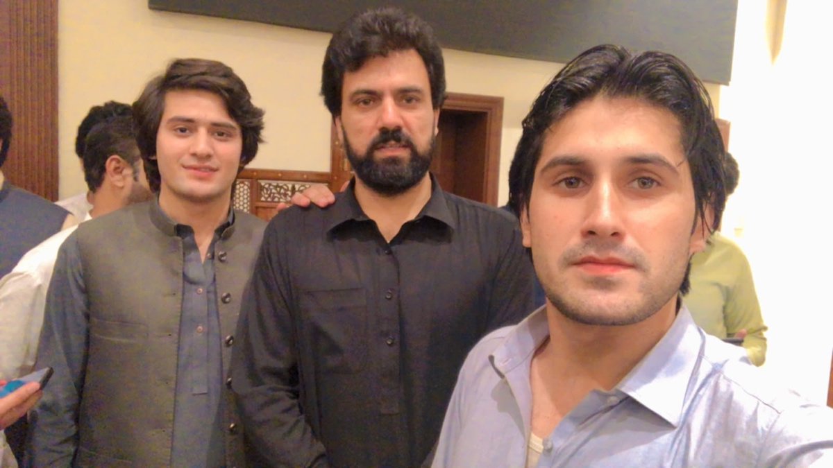 Amir_Chamkani's tweet photo. ہمارے انصاف سٹوڈنٹس فیڈریشن کے چیف آرگنائزر شاہد خٹک صاحب @ShahidkhattakSk کے ساتھ 
ہمارا مارچ، ہماری مرضی https://t.co/r0TSX6UtUr