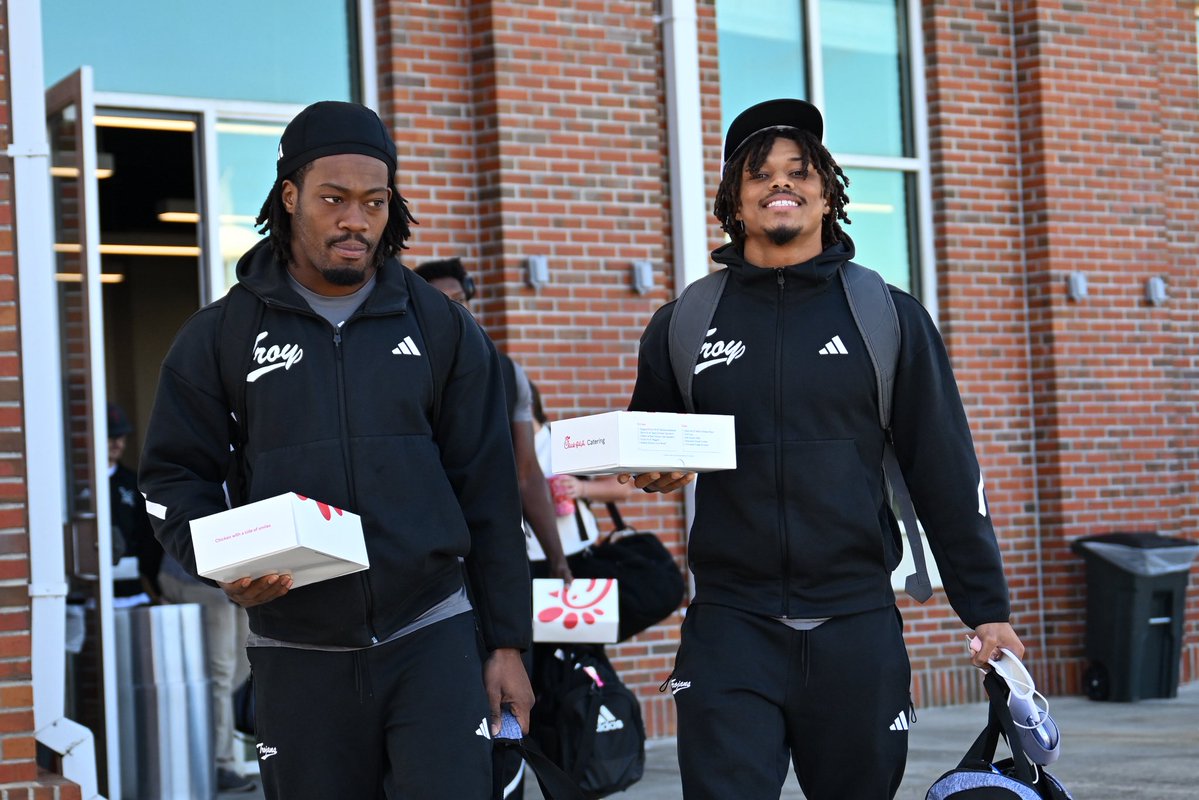 TroyTrojansFB's tweet photo. 𝙎𝙚𝙚 𝙮𝙤𝙪 𝙨𝙤𝙤𝙣 𝙇𝙤𝙜𝙖𝙣 🛫 https://t.co/TY4IGsr6dO