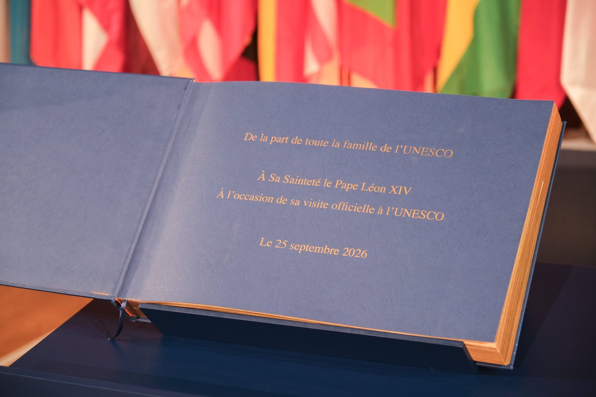 UNESCO's tweet photo. This is a book like no other. A book carrying the voices of the @UNESCO family. A shared message of peace.

During his historic visit to #UNESCO, Director-General Khaled El-Enany presented Pope Leo XIV with the Book of Peace, bringing together messages and contributions from representatives of UNESCO Member States, UNESCO family and colleagues.

A symbol of what this visit stands for: dialogue, bringing people together and building bridges across nations.

Learn more: https://t.co/pvN2Khc3ZA #ForThePeople