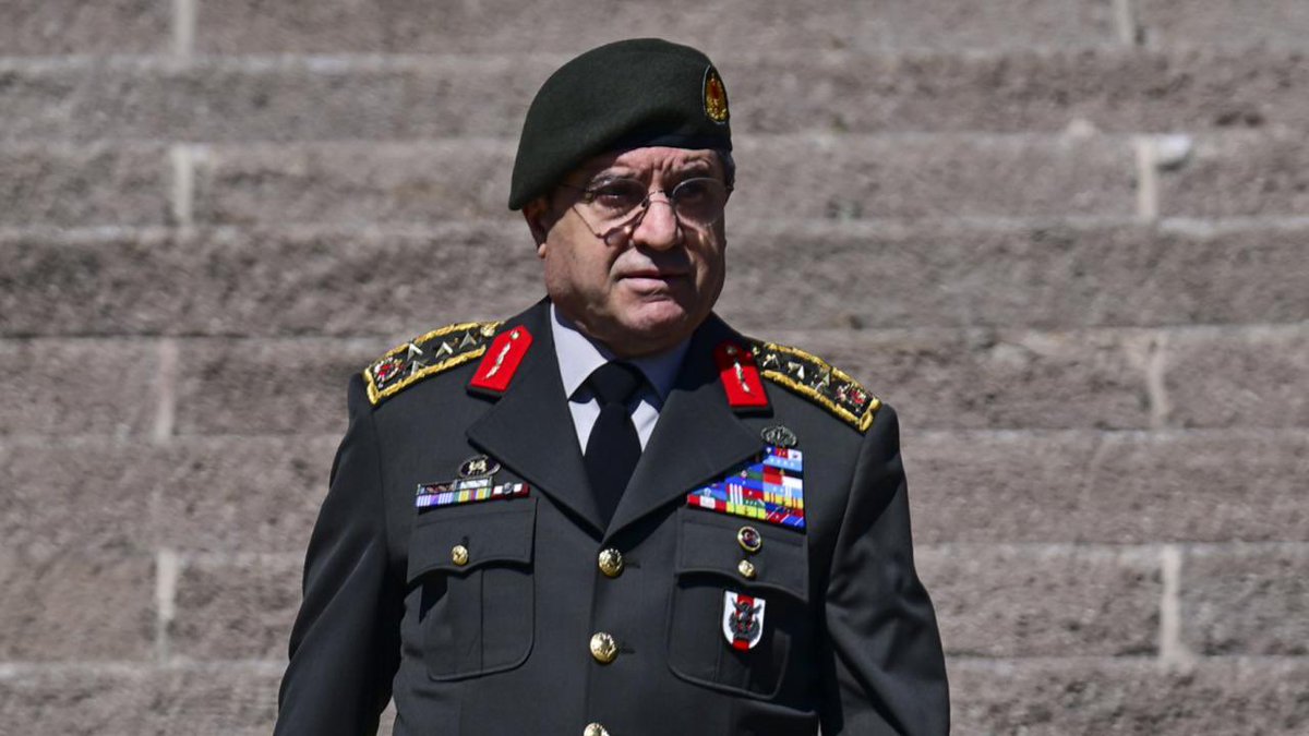 savunmasanayix's tweet photo. 🚨#SONDAKİKA | Genelkurmay Başkanı Orgeneral Selçuk Bayraktaroğlu, 

Yemen'deki Husi saldırılarının ardından acil gündemle toplanan Mekke Ortak Savunma Anlaşması kapsamında, Suudi Arabistan’ın başkenti Riyad’da düzenlenen ilk üst düzey askeri zirveye katıldı! https://t.co/7BBefkBFdT