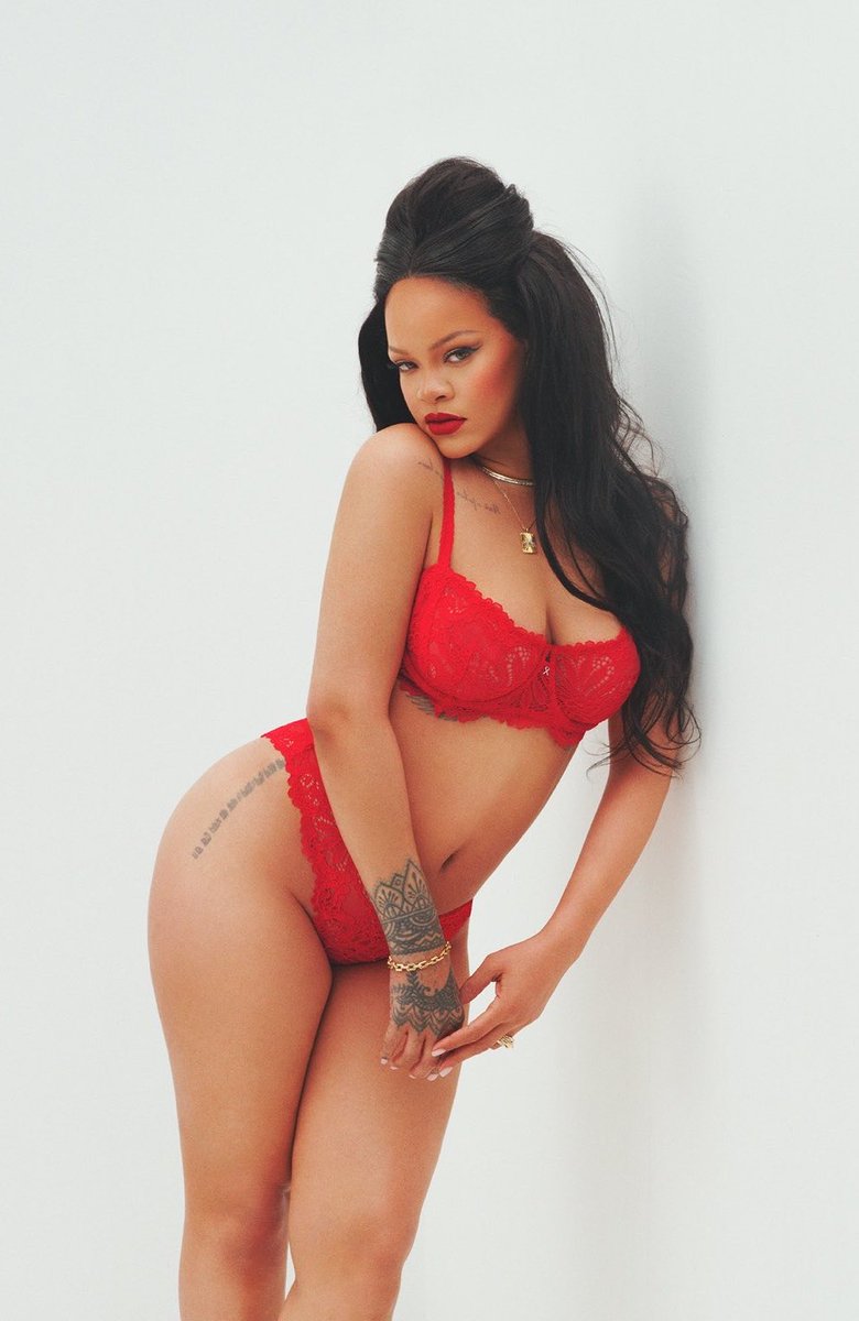 balnavy's tweet photo. RIHANNAAAAAAAAAAAAAAAAAAA https://t.co/PJkmOqnhei