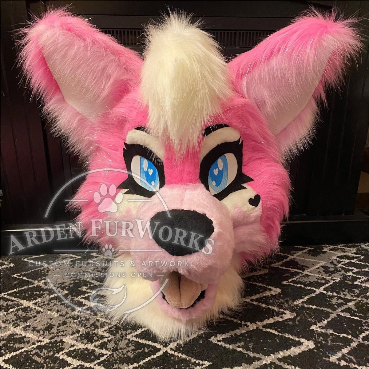 ArdenFurWorks's tweet photo. Handcrafted with attention to detail to bring this adorable character to life
.
.
.
#Fursuit #FursuitPartial #FursuitCommission #FursuitMaker #FurryArt #FurryFandom #FurryCommunity #FursuitPhotography #CustomFursuit #FursuitHead #FursuitTail https://t.co/knd4Sz0DY7
