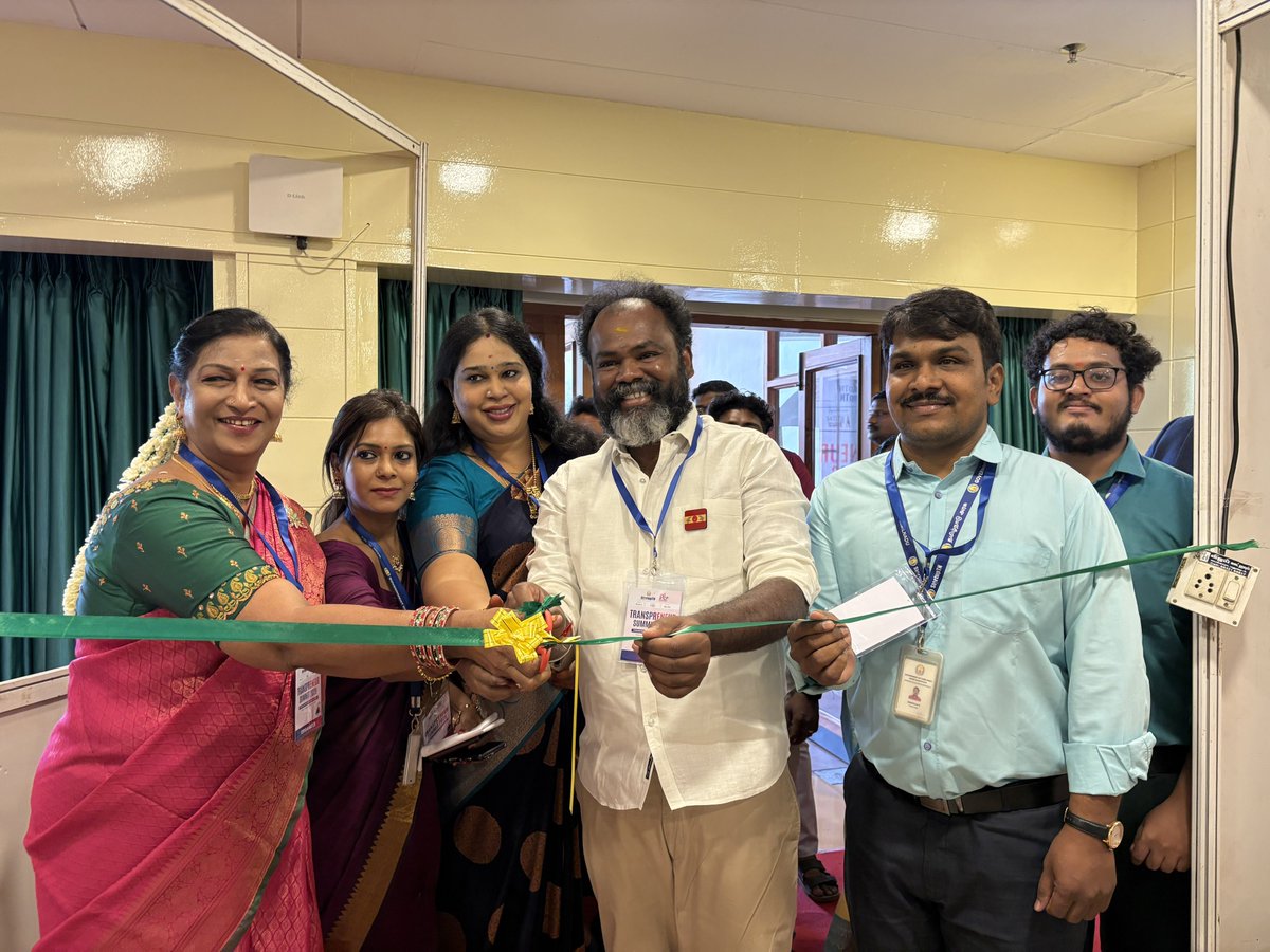 VijayAnban_offl's tweet photo. StartupTN மற்றும் Transgender Resource Center இணைந்து மதுரை அழகர்கோவில் சாலை Hotel Tamilnadu Pandian-ல் நடத்திய "Transpreneur Summit 2026 & Business Expo" நிகழ்வில் இன்று (25.09.2026) கலந்துகொண்டு குத்துவிளக்கேற்றி, ரிப்பன் வெட்டித் தொடங்கி வைத்த பொழுது.

சமூகம் மற்றும் பொருளாதார ரீதியாகத் திருநங்கை சொந்தங்கள் சுயமாக முன்னேறி வெற்றிகரமான தொழில்
முனைவோராக உருவெடுக்க நமது மக்களின் முதல்வர் தலைவர் தளபதி அவர்களின் ஆட்சியில் முழு ஆதரவும் என்றும் உண்டு! 

@CMOTamilnadu | @VijayAnbanMLA 
@TVKITWingMaduri | @BussyAnand 
#TranspreneurSummit2026 #StartupTN #TransgenderResourceCenter #InclusionAndEquality #MaduraiNorth