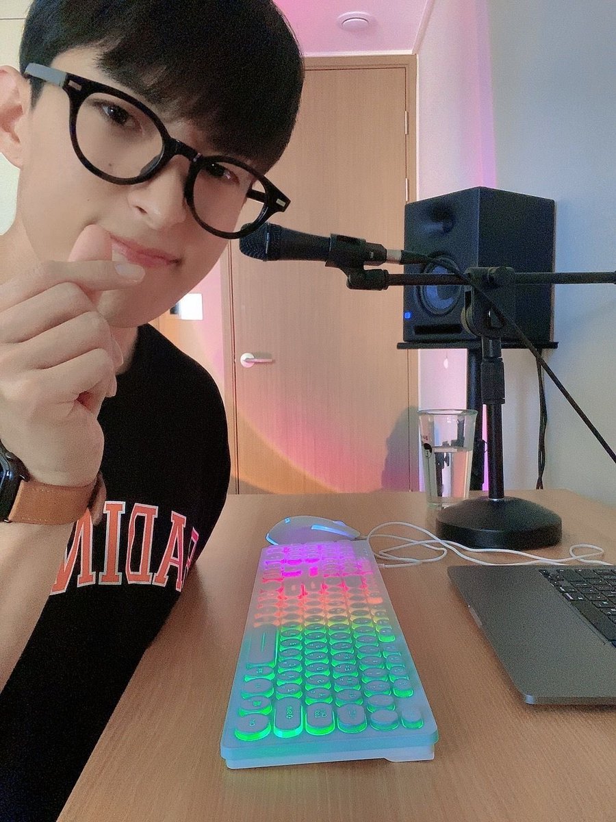 baekye0m's tweet photo. miss na kita baby hindi ko na kayaaa https://t.co/0ageapzZ7f