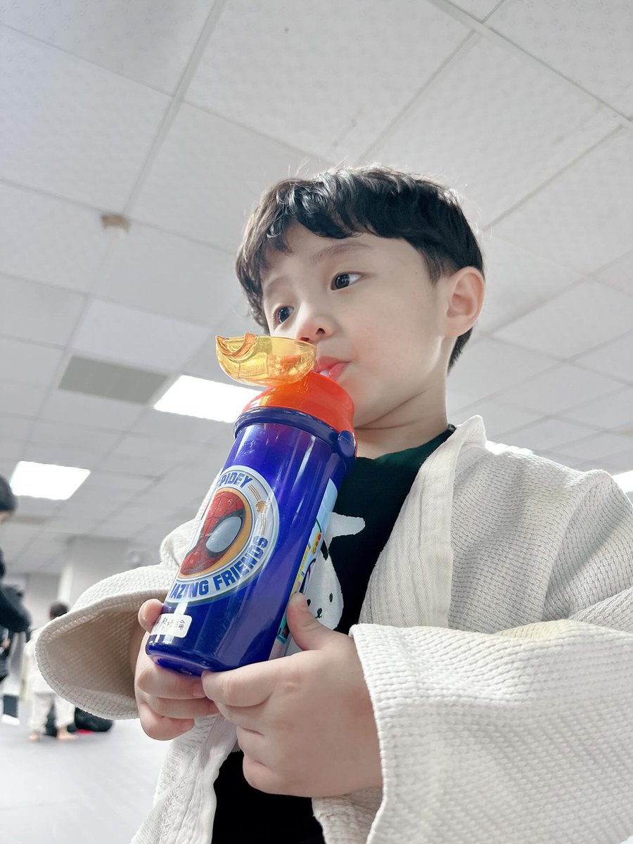 YasminRuf's tweet photo. 好久沒更新近況，最近真的忙到幾乎沒開團、也沒時間寫介紹文。今年帶孩子在高雄參加美術、體適能、圍棋和柔術課程，看著他的進步，真的很感動！ https://t.co/eerTRKsYVd