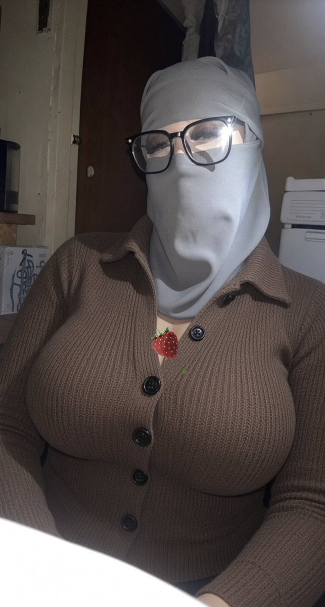 hoejabiakar's tweet photo. Why you think hijabi mom wears like that?
They want dicks for them and daughter too https://t.co/Qv6McSZd1B