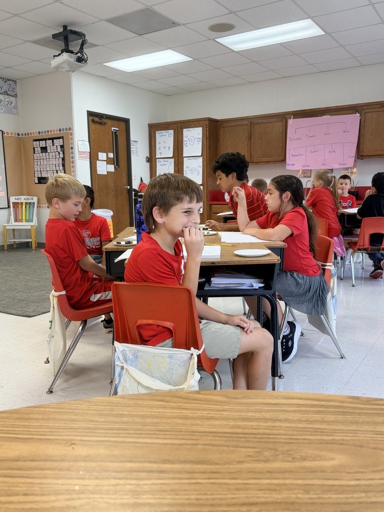 GroesbeckHOW's tweet photo. 📚❤️ So Much Learning Happening at HOW! ❤️📚
Homecoming Week may have been full of fun, but our little Goats were still busy learning! 🐐✨
We love seeing our students learning, exploring, questioning, and experiencing what they are learning firsthand! ❤️🐐📚 https://t.co/gcCpPqFk0V