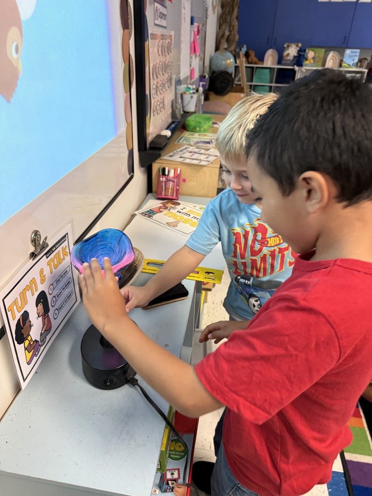 GroesbeckHOW's tweet photo. 📚❤️ So Much Learning Happening at HOW! ❤️📚
Homecoming Week may have been full of fun, but our little Goats were still busy learning! 🐐✨
We love seeing our students learning, exploring, questioning, and experiencing what they are learning firsthand! ❤️🐐📚 https://t.co/gcCpPqFk0V