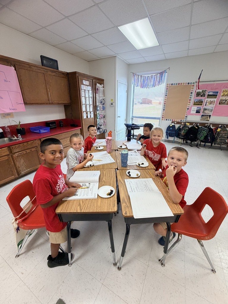 GroesbeckHOW's tweet photo. 📚❤️ So Much Learning Happening at HOW! ❤️📚
Homecoming Week may have been full of fun, but our little Goats were still busy learning! 🐐✨
We love seeing our students learning, exploring, questioning, and experiencing what they are learning firsthand! ❤️🐐📚 https://t.co/gcCpPqFk0V