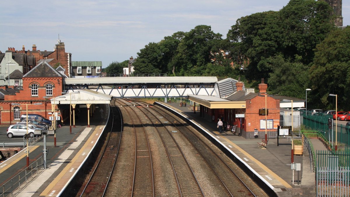 NetworkRailBHM's tweet photo. 📣 Great news for Wellington station users

🛗 New lifts and a footbridge have been approved, bringing step-free access and improved links to the bus station

🤝 Work with @TelfordWrekin begins later this year

➡️ Read more at: https://t.co/YCl7OZqikY https://t.co/KkuTDAteDN