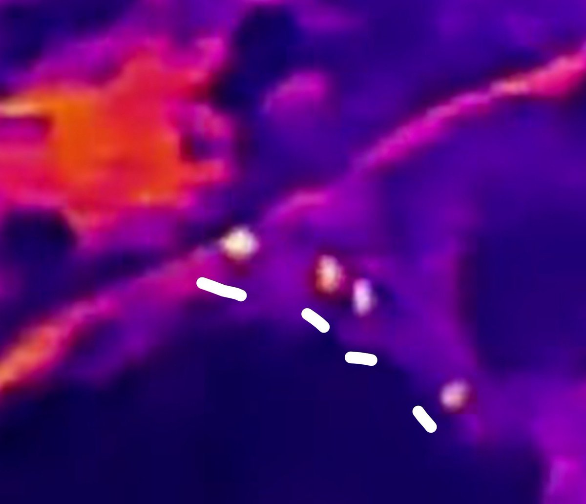 MellisaOps's tweet photo. 1. Terlihat 3 anggota Teroris Anak buah Aibon Kogoya terdeteksi Drone
2. 4 Anggota Teroris berlarian dan terpantau Drone dengan Thermal / IR Imagery 
3. 5 Man Team dari Koops Habema dengan Stance ready langsung " engage " Menembak 4 anggota Teroris 
4. 2 Anggota Teroris Tepar 😹 https://t.co/dnF73pPsth