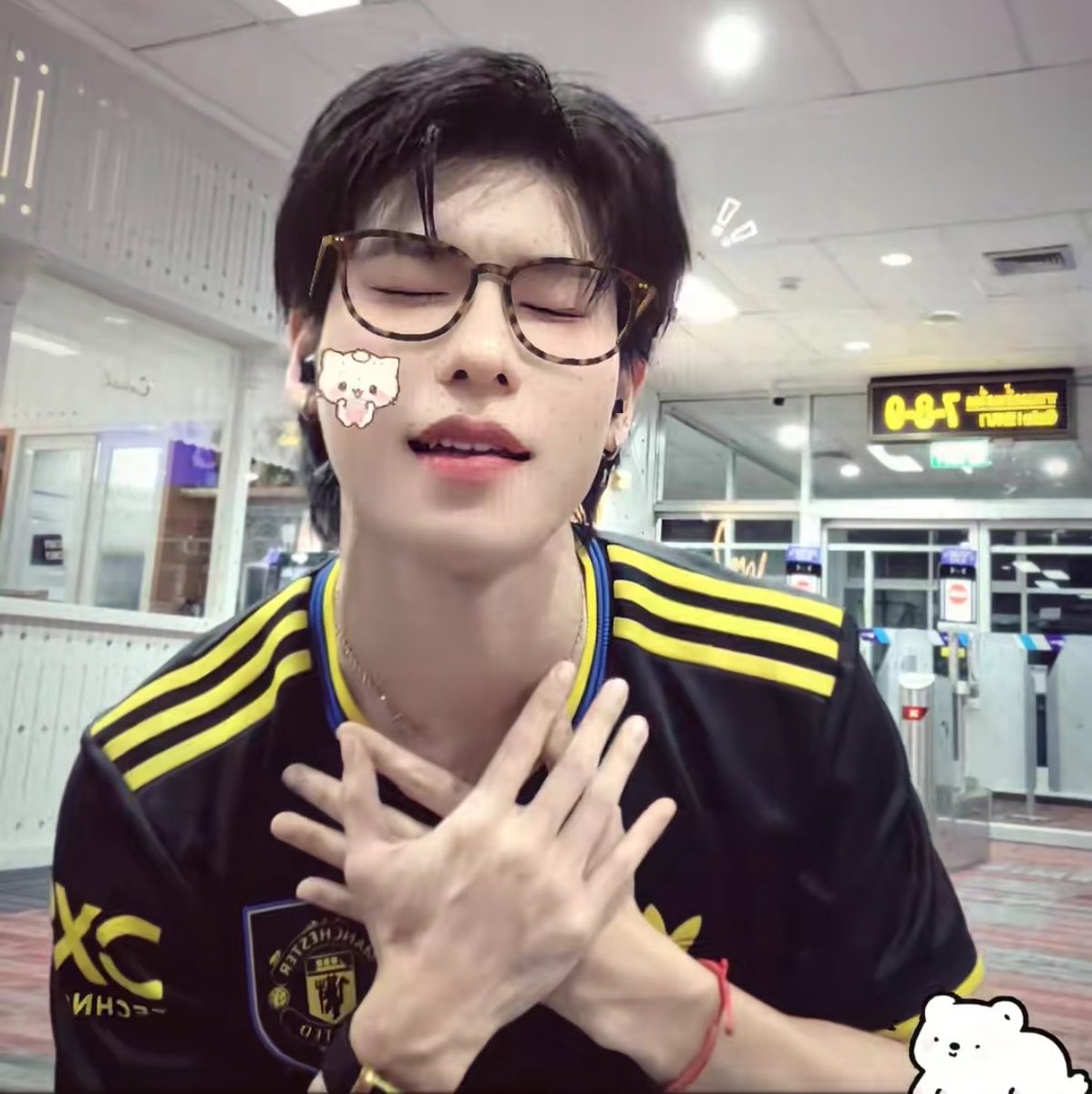 puppyvanelo's tweet photo. : พี่อู๋แกล้งหลอกอารายเนี่ย โ���้ดตกใจหมดเลย มากอดโอ๋โร้ดเลยนี่มา 😿  (😽) https://t.co/PB8RHibjbS