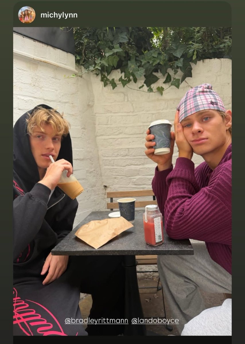 whatcevansz's tweet photo. bradley e landon me dá um pouquinho do café https://t.co/UkJEPptsmO