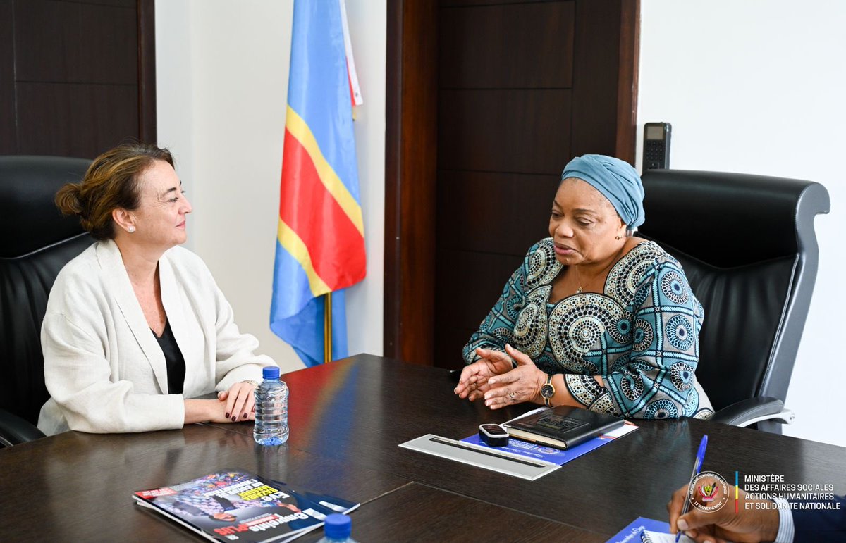 Evebazaiba's tweet photo. J’ai reçu ce vendredi Madame Maria Àngeles Garcia de Lara, la nouvelle Ambassadrice de @EmbEspRDC 🇪🇸. Nous avons mis en place un cadre de concertation devant permettre le renforcement de notre coopération bilatérale dans les domaines des affaires sociales et humanitaires. https://t.co/Kxhr2BziGn