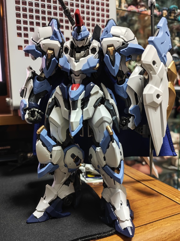 nekotama_100613's tweet photo. ムッチムチやないかい！溝にはめ込んで組むんがメインなんでなんか苦労した。調整したけどトサカがハマらない。あと肩アーマーは罠があるっぽい。可動は普通かな。合金使ってるんで片足でもちゃんとすれば立つ。良き。あと、墨入れとデカール貼ればもっと化けると思うんで、いつか頑張りたいなぁ。 https://t.co/IoIFPzBL1q