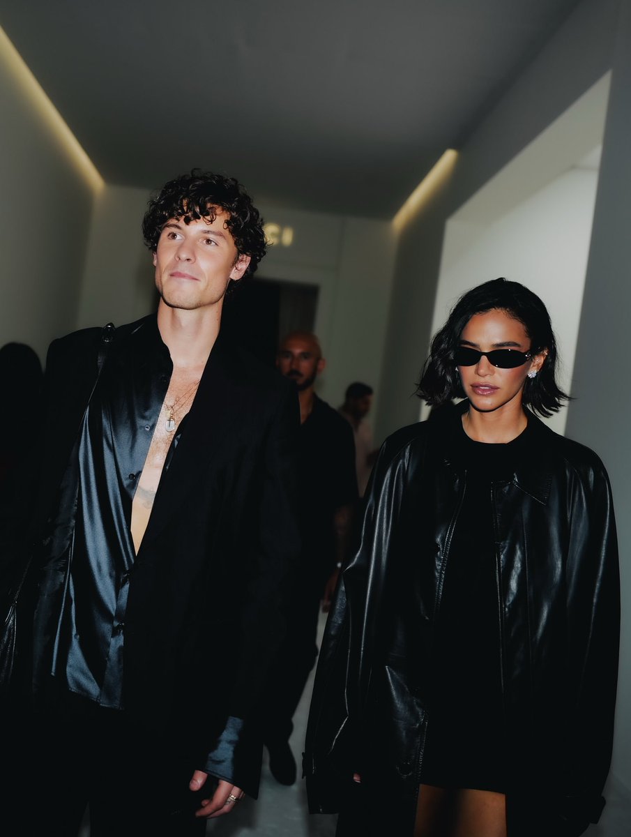 kiarafbanks's tweet photo. Quando me perguntarem o que é casal do século eu vou mostrar essas fotos do Shawn e da Bruna https://t.co/PhHlvEId7X