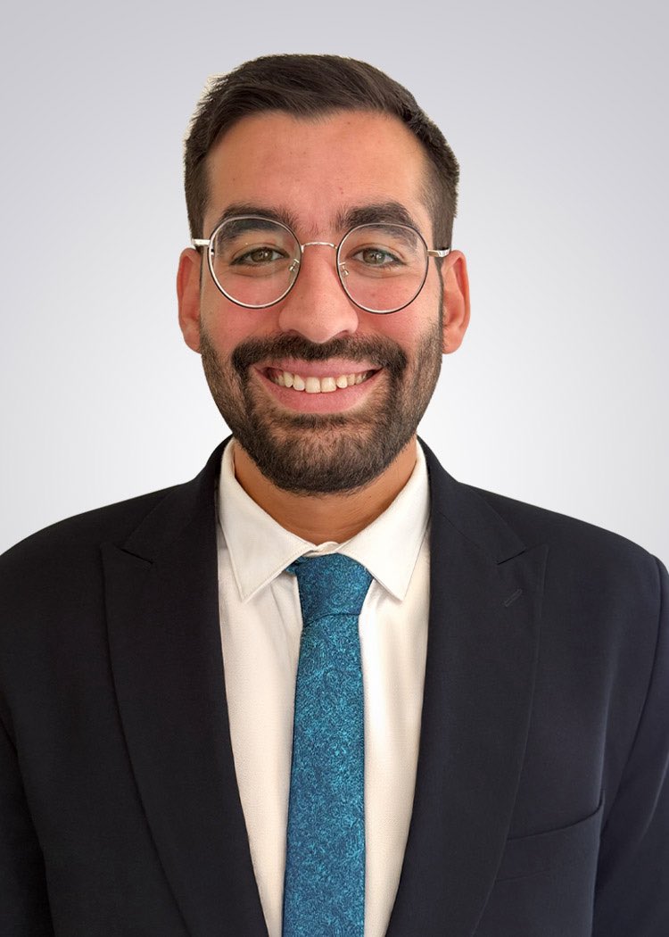 KarimAdhem's tweet photo. Hi #MedTwitter!

I’m Karim, an alumnus of @CairoUniv and a research scholar at @bcmhouston . I’m excited to share that I’ve submitted my application for Internal Medicine for #Match2027! 

YOG: 2023
USMLE Steps: Pass, 238, 228 
13 Scholarly activities 

⁠Grateful for the journey https://t.co/i8eMLhtXAk